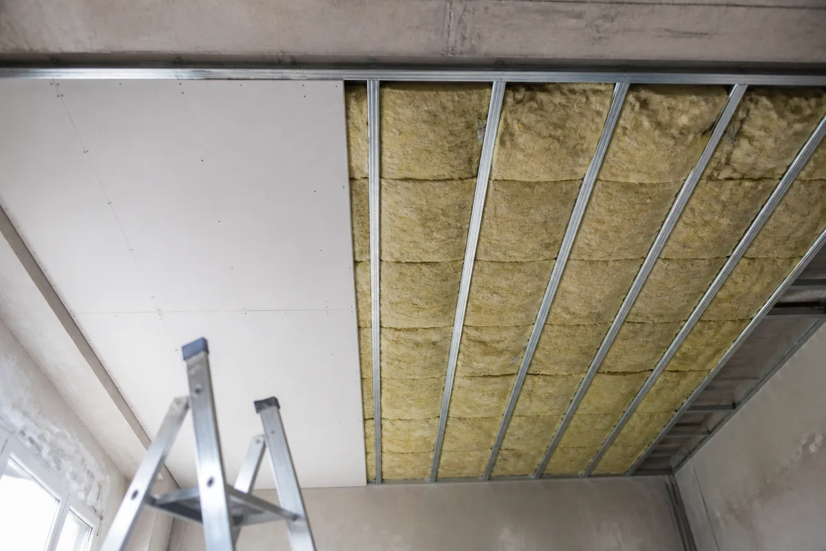 Isolation thermique plafond appartement : méthodes et prix
